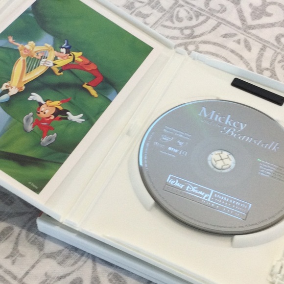 😜🤪 - Set of 12 DVD movies for kids. Mickey Mouse, Care Bears, Elmo, Wiggles…. - Picture 6 of 9